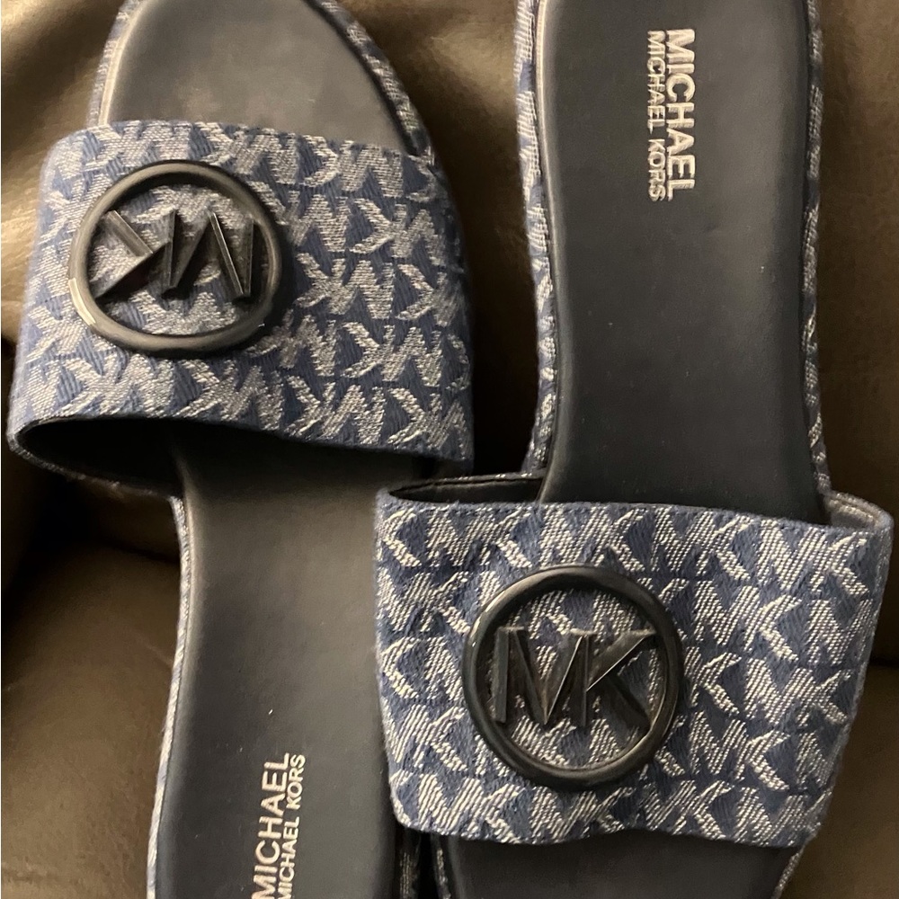 MICHAEL Michael Kors Size 8 Navy Wedge Sandals